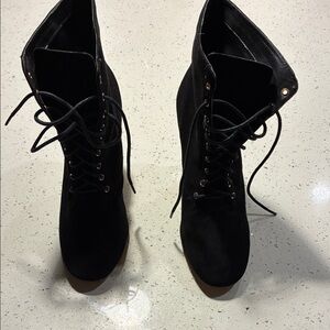 Elegant Black Lace-Up Women's Boots
